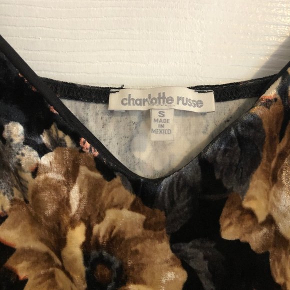 Charlotte Russe Velvet Floral Bodycon Dress - Picture 4 of 4